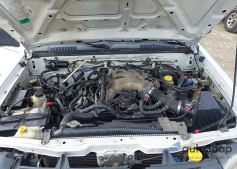 2002 Nissan Xterra Xe z USA, uszkodzony, nr VIN 5N1ED28T82C541301